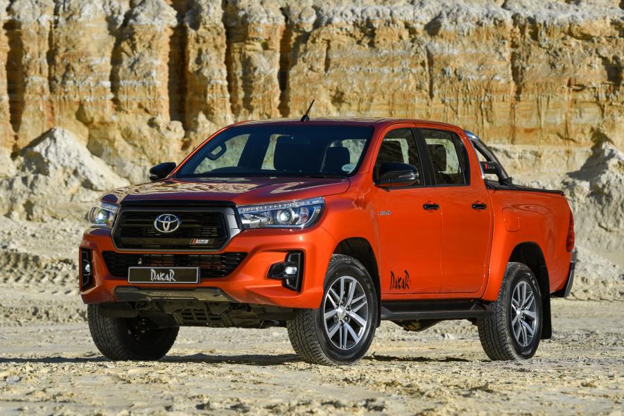  Toyota Hilux Dakar Double Cab 2018 года  (ZA) (фото 1 из 40)